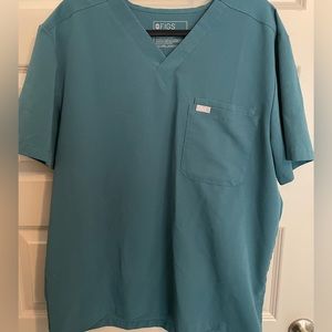 Figs Men’s Leon 3 Pocket Scrub Top - Caribbean Blue XL